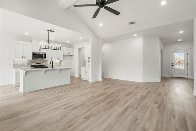 124 N Panther Avenue, Farmington, AR 72730