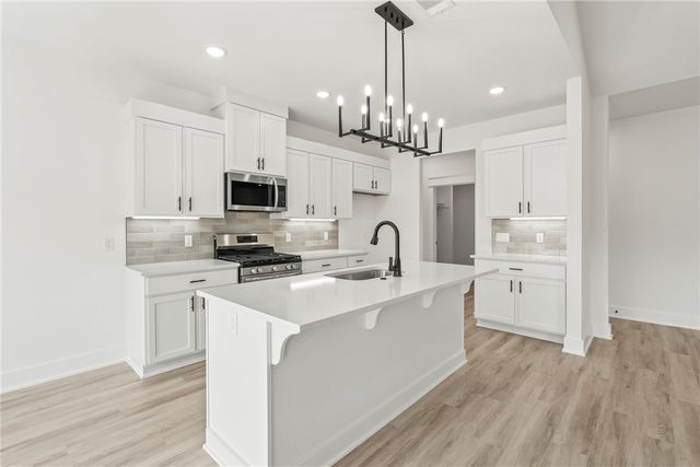 124 N Panther Avenue, Farmington, AR 72730