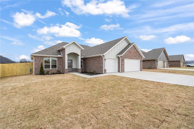 124 N Panther Avenue, Farmington, AR 72730