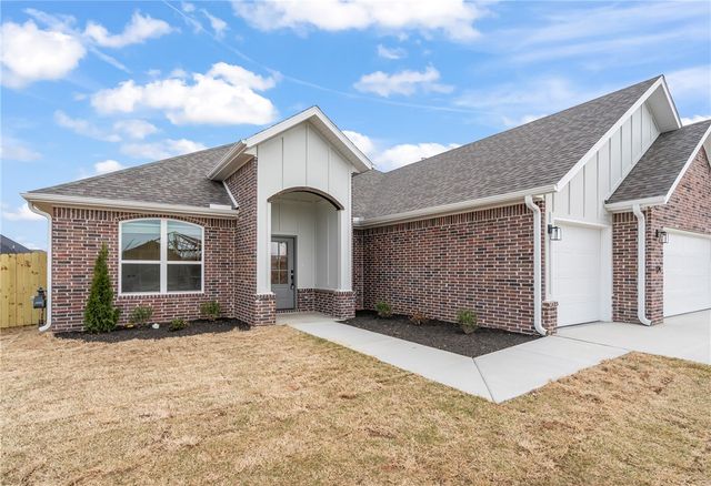 124 N Panther Avenue, Farmington, AR 72730