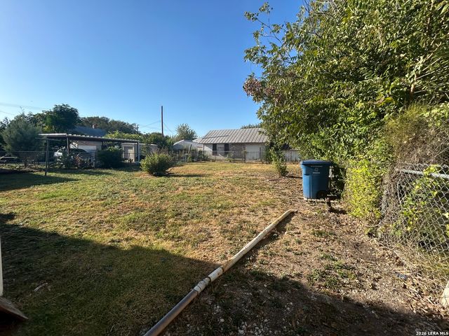 2419 W HOUSTON ST, San Antonio, TX 78207