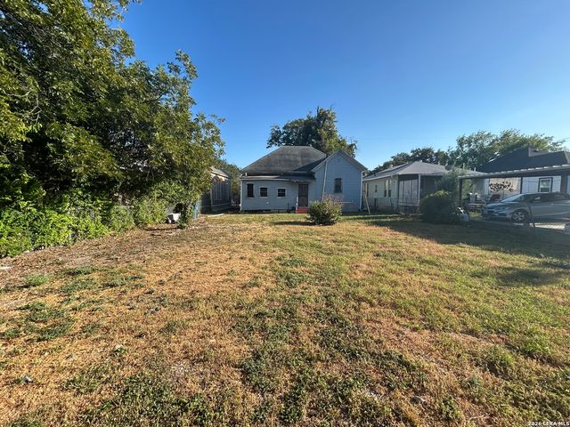 2419 W HOUSTON ST, San Antonio, TX 78207