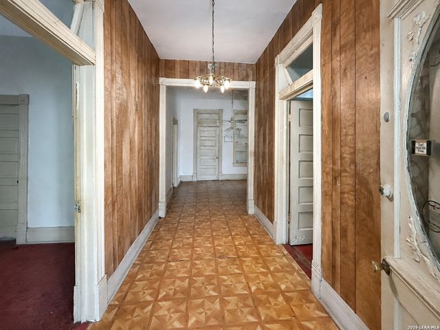2419 W HOUSTON ST, San Antonio, TX 78207