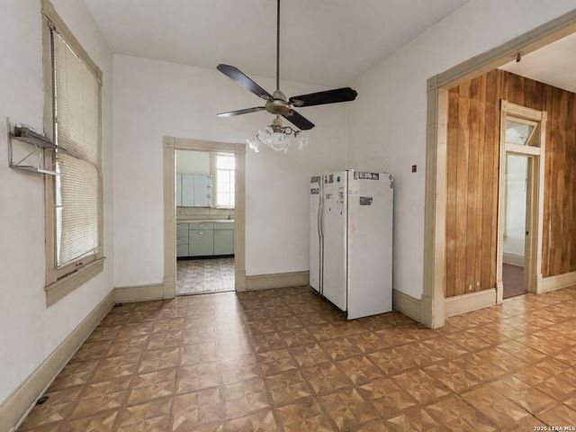 2419 W HOUSTON ST, San Antonio, TX 78207