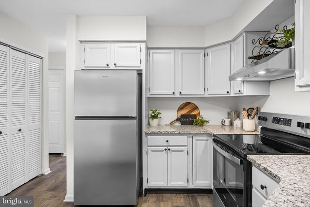 20 CHARDONAY, Evesham, NJ 08053