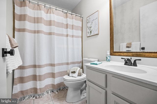20 CHARDONAY, Evesham, NJ 08053