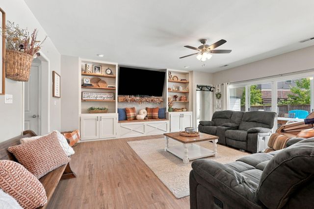 160 Rowanberry Drive, Nicholasville, KY 40356