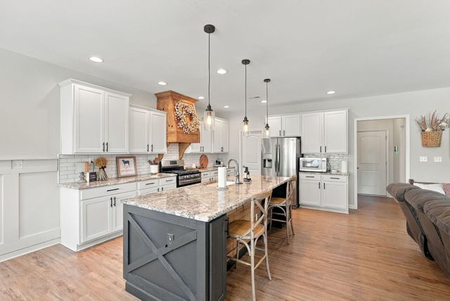 160 Rowanberry Drive, Nicholasville, KY 40356