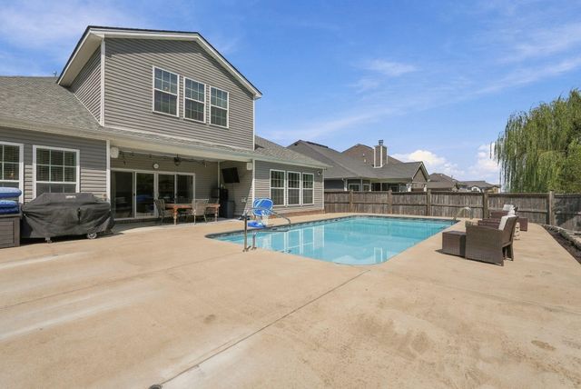 160 Rowanberry Drive, Nicholasville, KY 40356