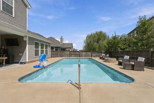 160 Rowanberry Drive, Nicholasville, KY 40356
