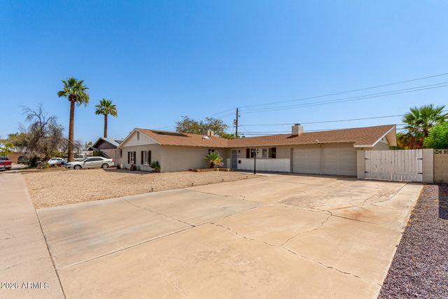 5209 N 61 Drive, Glendale, AZ 85301