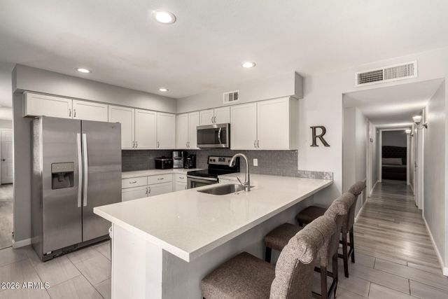5209 N 61 Drive, Glendale, AZ 85301