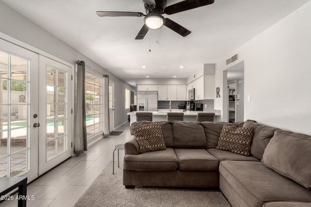 5209 N 61 Drive, Glendale, AZ 85301