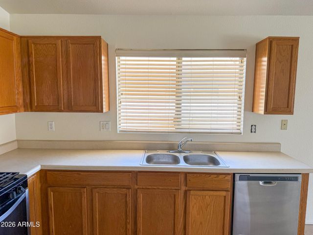 1330 E SANTA FIORE Street, San Tan Valley, AZ 85140