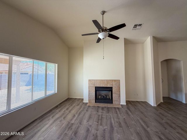 1330 E SANTA FIORE Street, San Tan Valley, AZ 85140