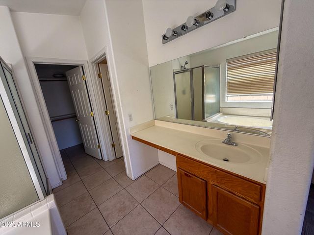 1330 E SANTA FIORE Street, San Tan Valley, AZ 85140