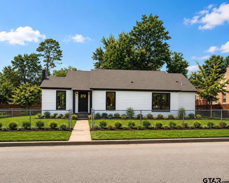 1221 Mockingbird Lane, Tyler, TX 75701