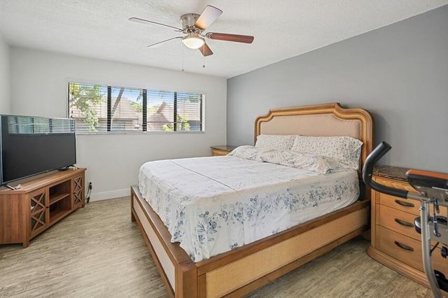 7620 NW 79th Avenue J8, Tamarac, FL 33321