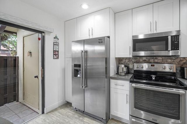 7620 NW 79th Avenue J8, Tamarac, FL 33321