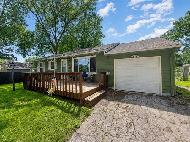 504 NE Lynn Street, Lee's Summit, MO 64063