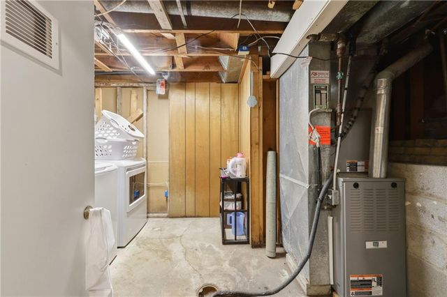 504 NE Lynn Street, Lee's Summit, MO 64063