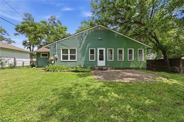 504 NE Lynn Street, Lee's Summit, MO 64063