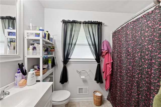 504 NE Lynn Street, Lee's Summit, MO 64063