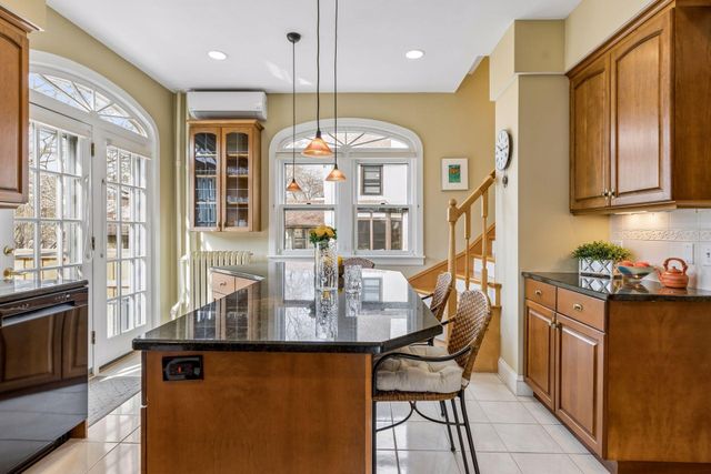 862 Linwood Avenue, Saint Paul, MN 55105