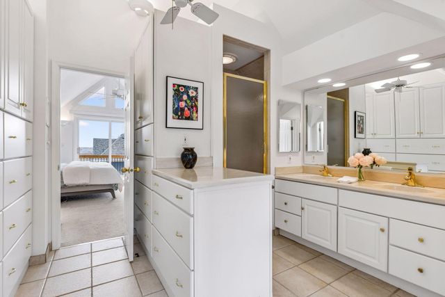 862 Linwood Avenue, Saint Paul, MN 55105