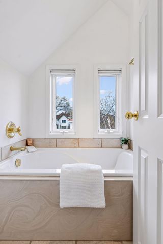 862 Linwood Avenue, Saint Paul, MN 55105