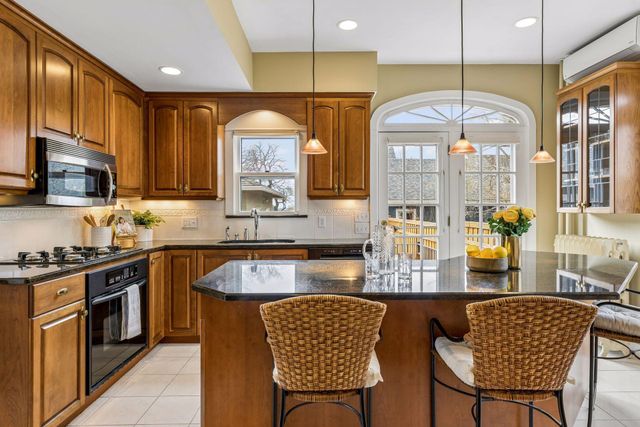 862 Linwood Avenue, Saint Paul, MN 55105