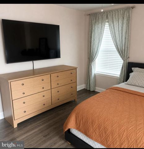 1039 CLEARWATER AVE, Manahawkin, NJ 08050