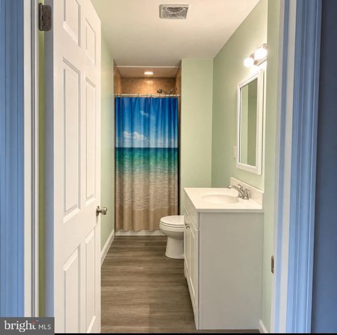 1039 CLEARWATER AVE, Manahawkin, NJ 08050