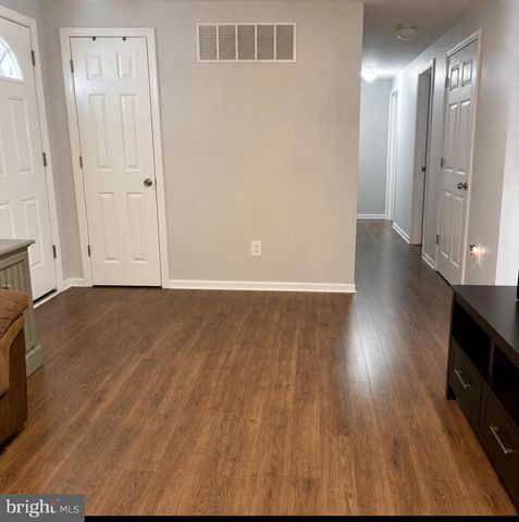 1039 CLEARWATER AVE, Manahawkin, NJ 08050