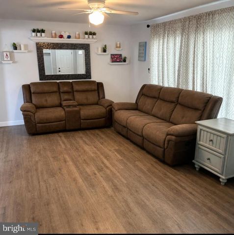 1039 CLEARWATER AVE, Manahawkin, NJ 08050