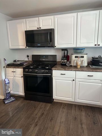 1039 CLEARWATER AVE, Manahawkin, NJ 08050