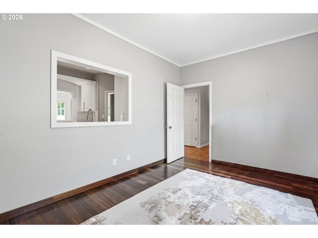 1915 Nw YORKSHIRE Ln, Portland, OR 97229