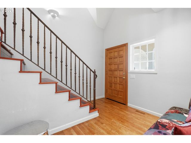1915 Nw YORKSHIRE Ln, Portland, OR 97229