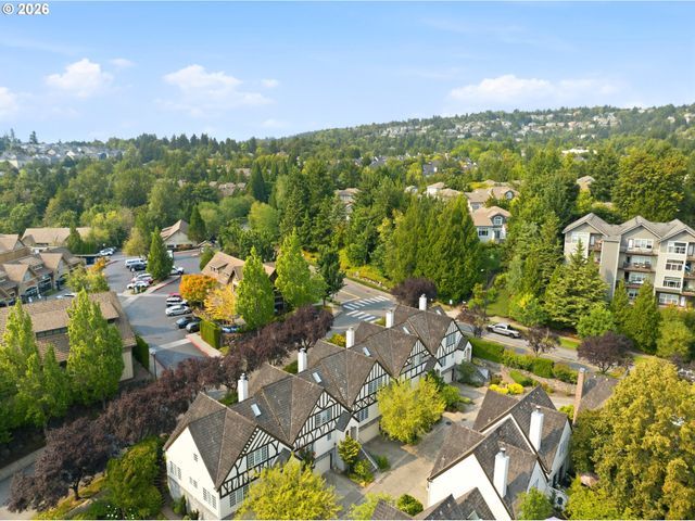 1915 Nw YORKSHIRE Ln, Portland, OR 97229