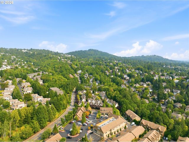 1915 Nw YORKSHIRE Ln, Portland, OR 97229