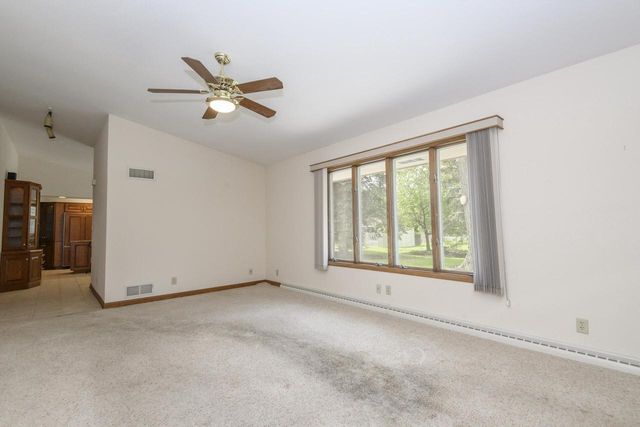 2885 S 126th STREET, New Berlin, WI 53151