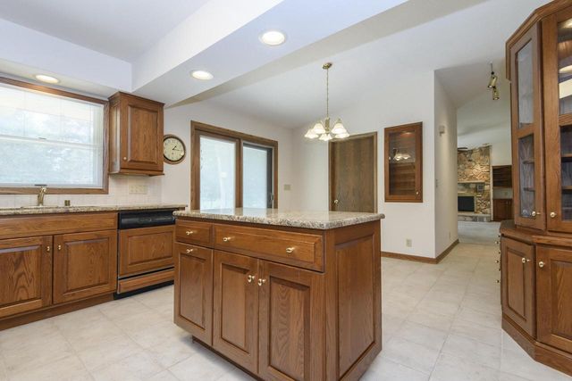 2885 S 126th STREET, New Berlin, WI 53151