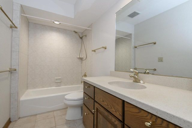 2885 S 126th STREET, New Berlin, WI 53151