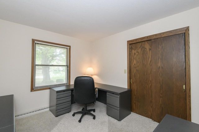 2885 S 126th STREET, New Berlin, WI 53151