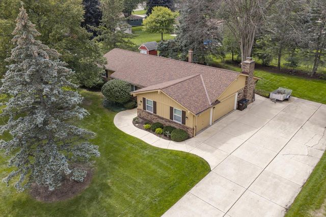 2885 S 126th STREET, New Berlin, WI 53151