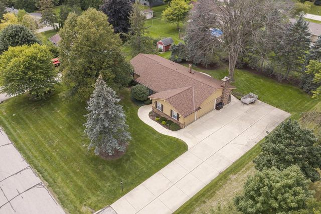 2885 S 126th STREET, New Berlin, WI 53151