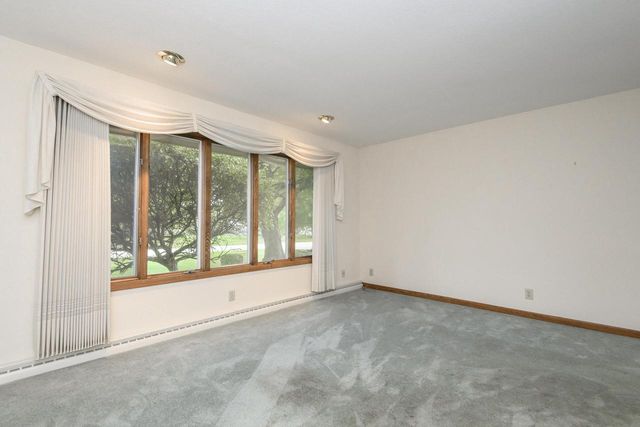 2885 S 126th STREET, New Berlin, WI 53151