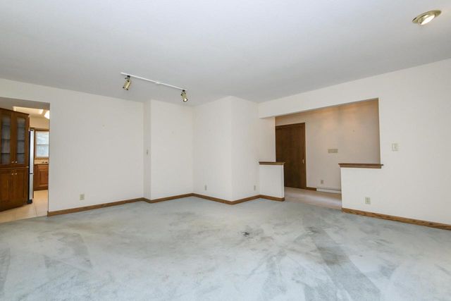 2885 S 126th STREET, New Berlin, WI 53151