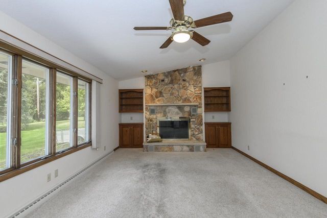 2885 S 126th STREET, New Berlin, WI 53151