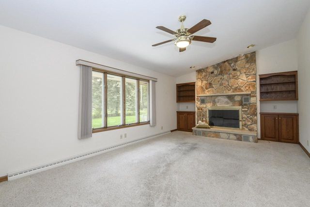 2885 S 126th STREET, New Berlin, WI 53151